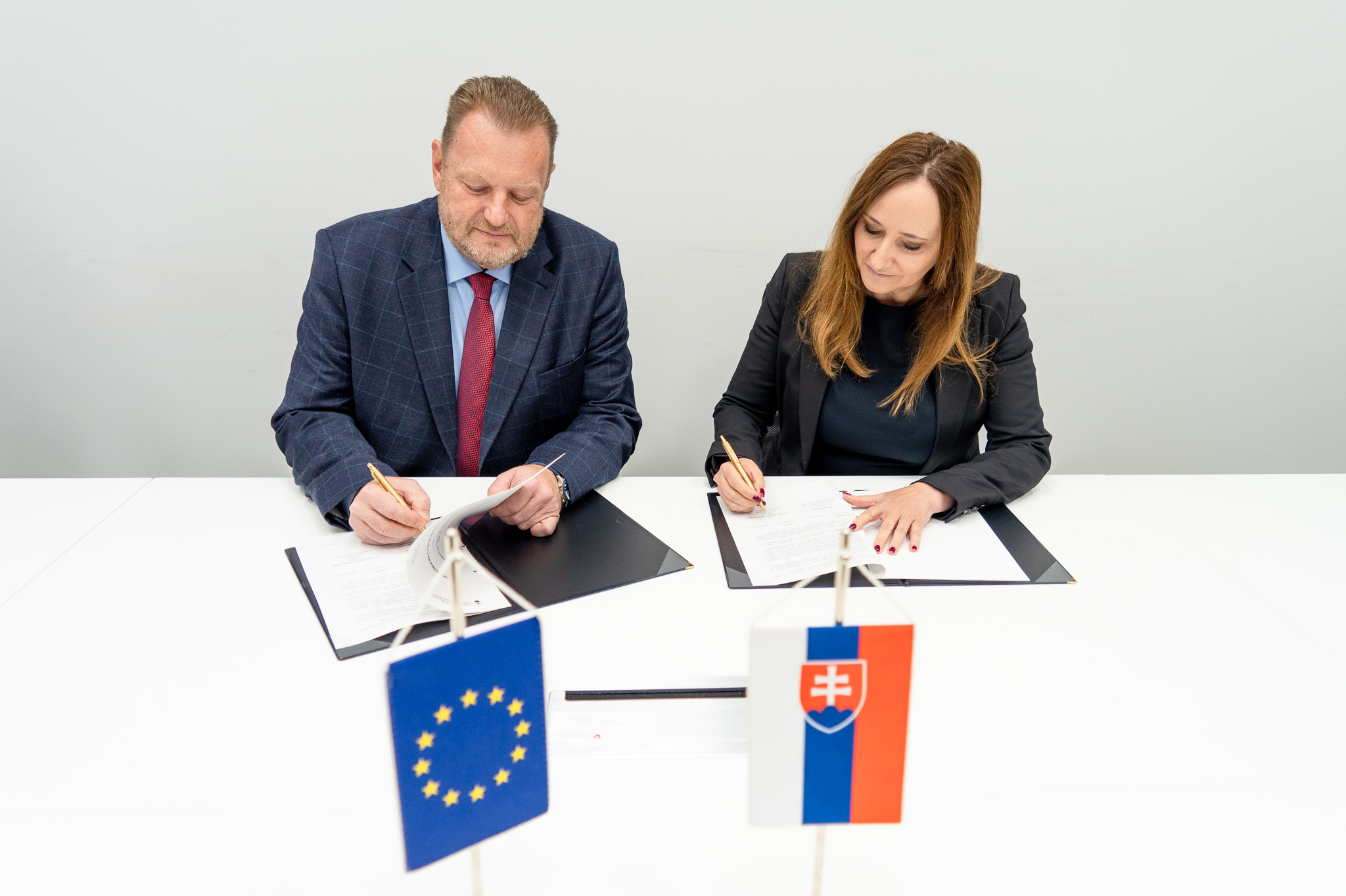 Spoluprácu s Právnickou fakultou Trnavskej univerzity v Trnave sme spečatili podpisom memoranda