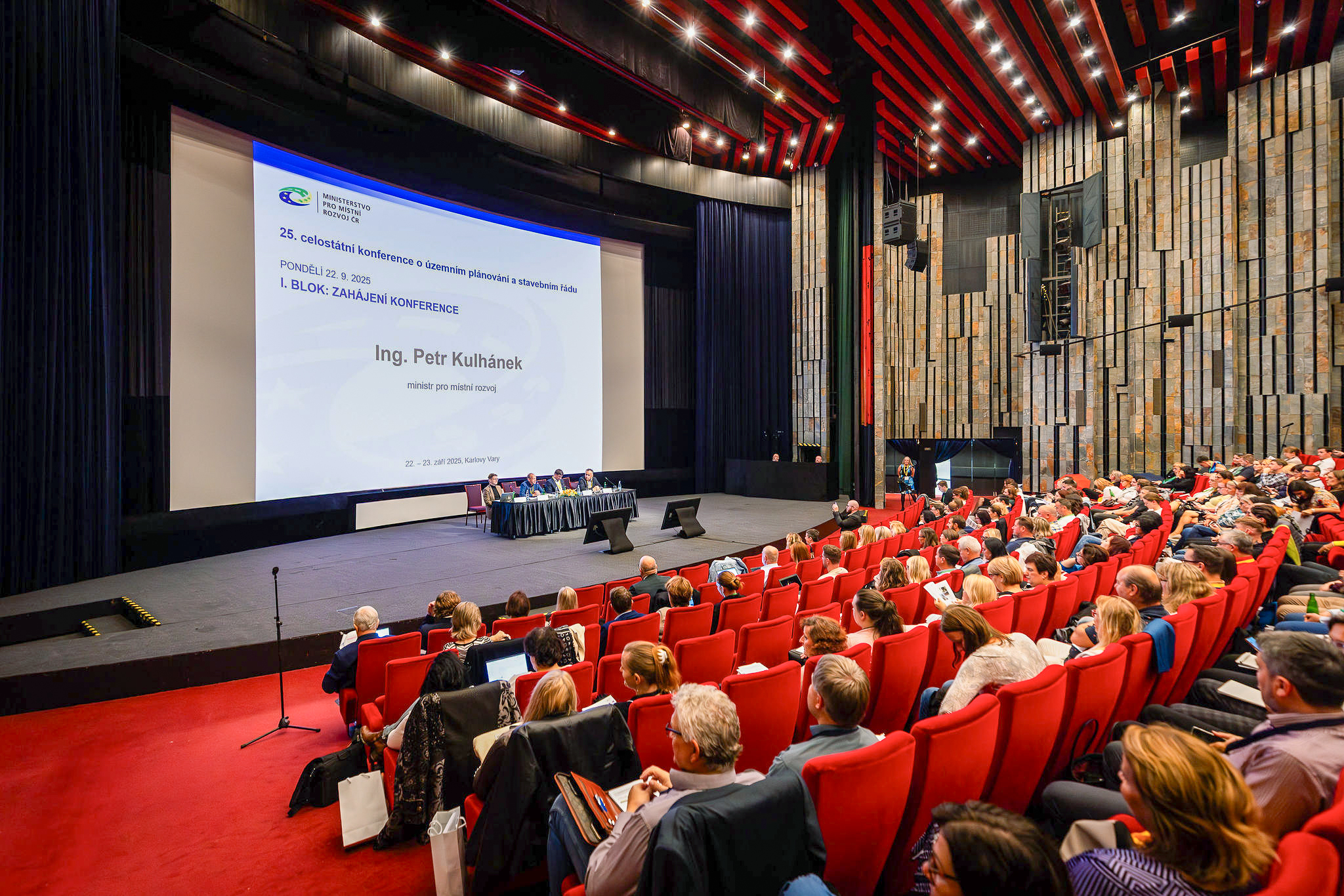 Odborníci z nášho úradu sa aktívne zúčastnili českej celoštátnej konferencie o územnom plánovaní a stavebnom poriadku