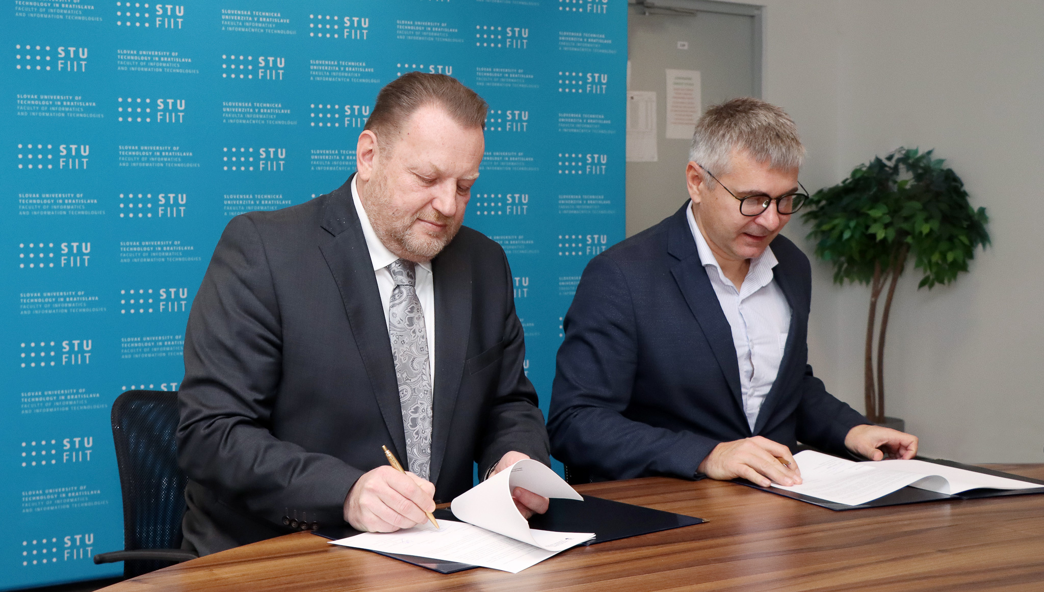 Na úrade sme podpísali memorandum s FIIT STU